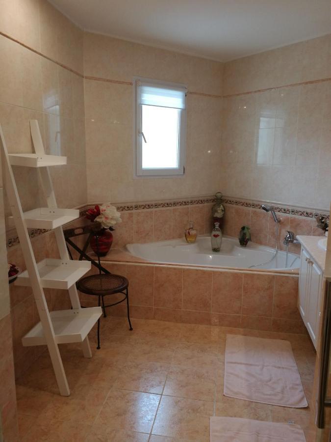 Au Doux Repos Bed & Breakfast Lucbardez-et-Bargues Dış mekan fotoğraf