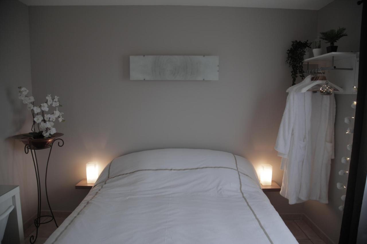 Au Doux Repos Bed & Breakfast Lucbardez-et-Bargues Dış mekan fotoğraf