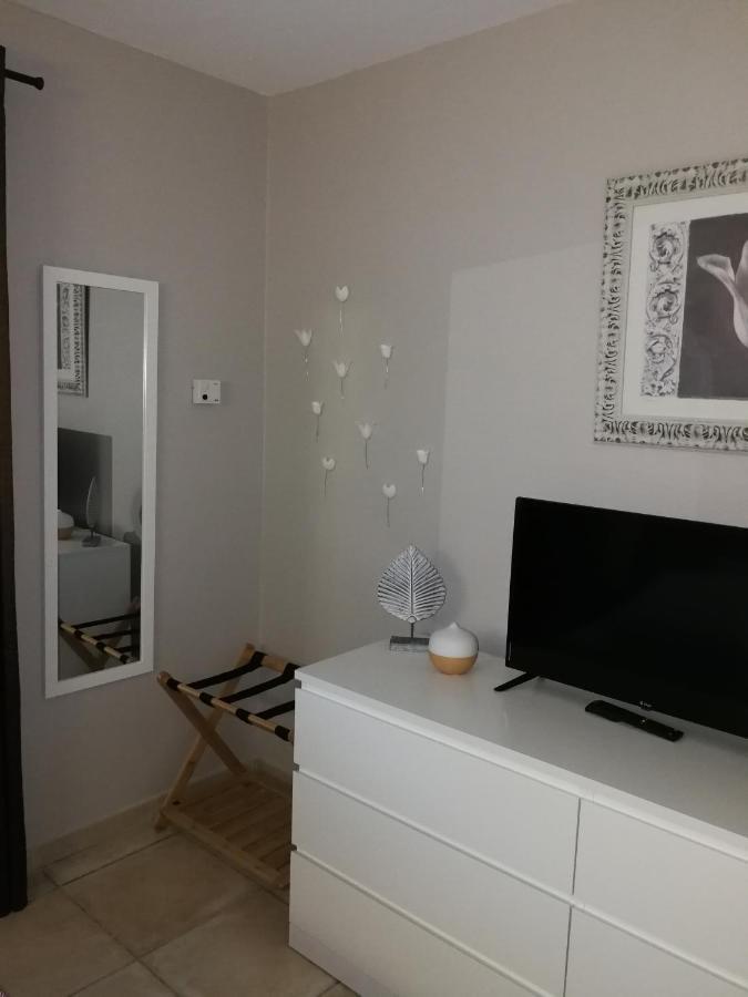 Au Doux Repos Bed & Breakfast Lucbardez-et-Bargues Dış mekan fotoğraf