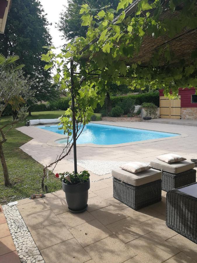 Au Doux Repos Bed & Breakfast Lucbardez-et-Bargues Dış mekan fotoğraf